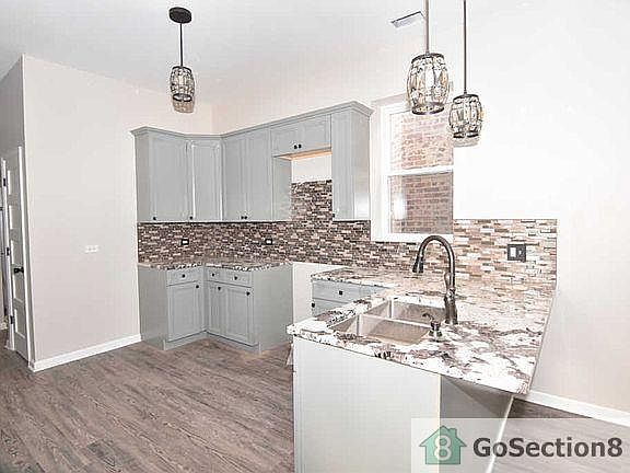 2nd image of 6430 S Vernon Ave #G