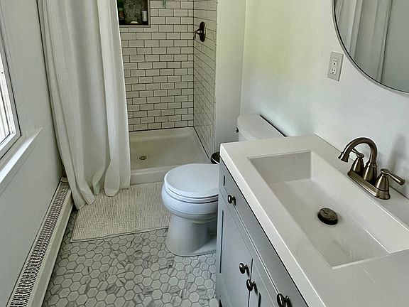 4th image of 22 Marion Ln