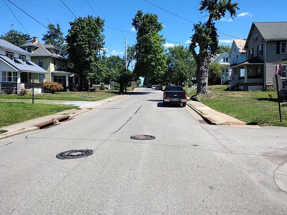 4th image of 341 W North Ave