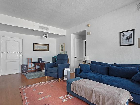 4th image of 500 NE 29th St APT 803