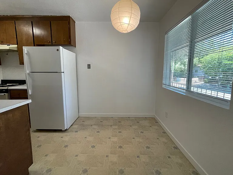 625 Adams Street — Photo 3