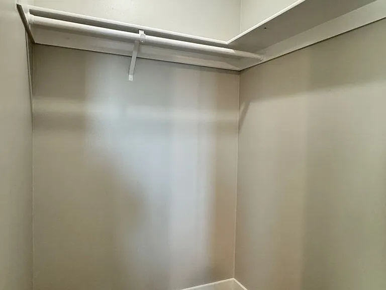 1009 E 2nd St #C — Photo 10
