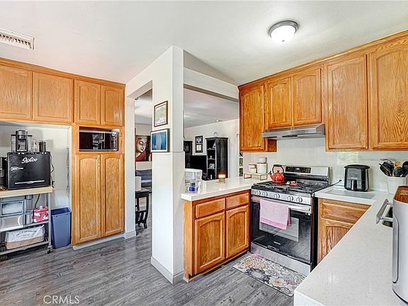 4th image of 21006 Cohasset St