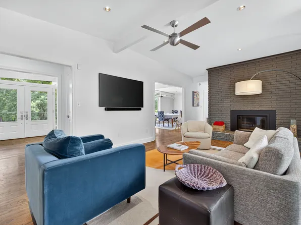 360 Elden Dr, Sandy Springs, GA 30342