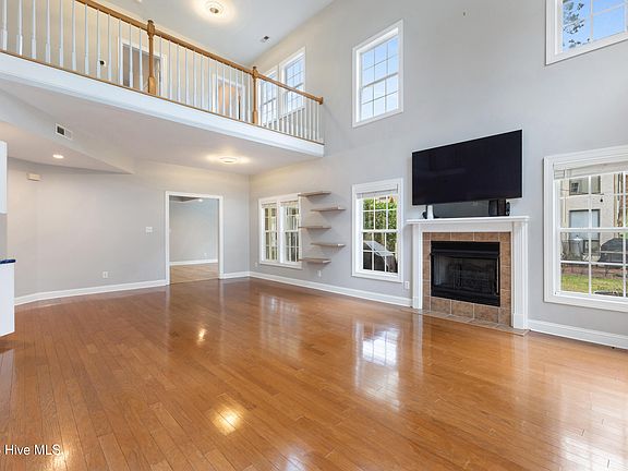 5th image of 1008 Mill Run Road