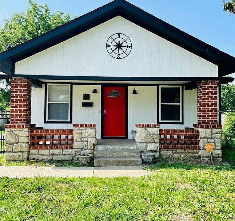 1st image of 1241 Douglas Ave