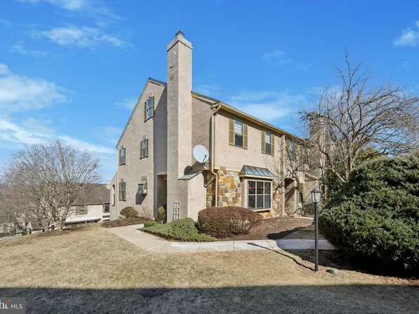 2201 Winterbridge Ln, West Chester, PA 19382