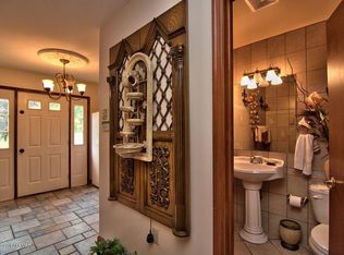 152 Timber Hill Rd, Henryville, PA 18332