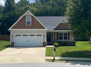 32 Half Moon Trl, Hendersonville, NC 28792