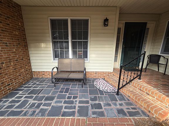 4th image of 108 Willow Leaf Pl