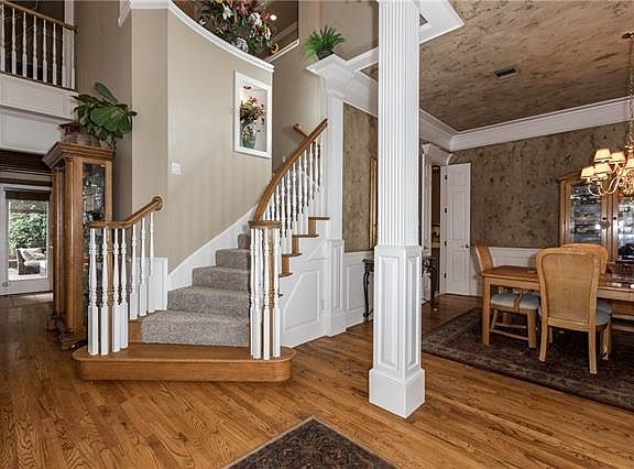 4th image of 803 Aberdeen Way