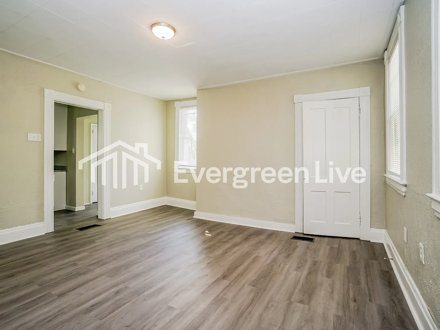 2 bed, 1.0 bath, 1786 sqft, $1,495 — Photo 2