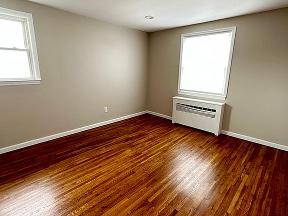 3rd image of 58 Alexander Ave