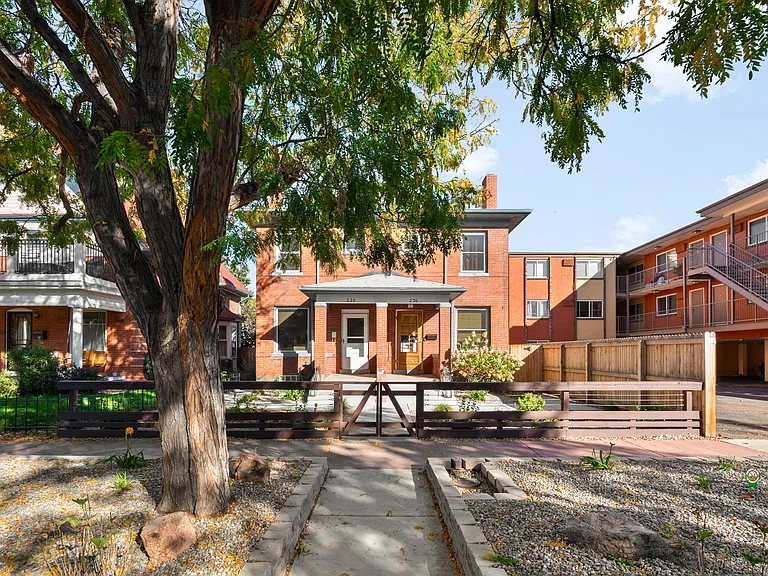 228 S Logan St — Photo 25