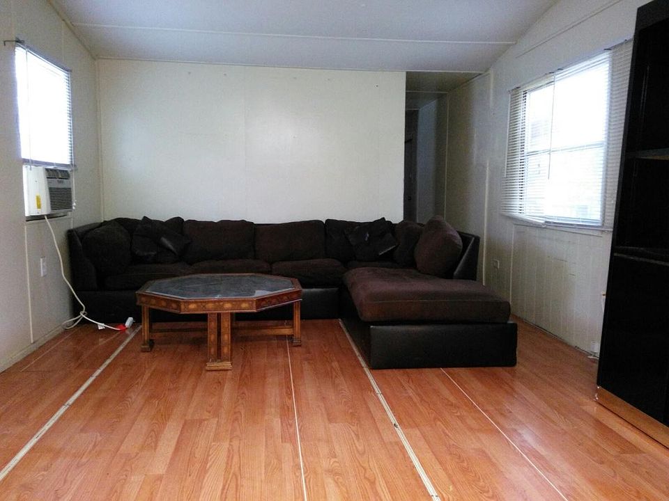2nd image of 4803 Nottingham Forest Ln