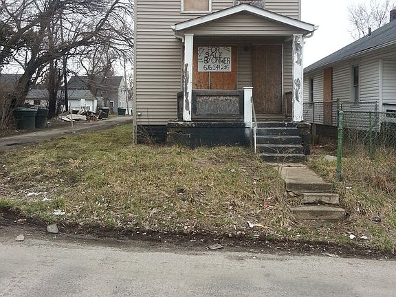 3rd image of 1566 Newton St