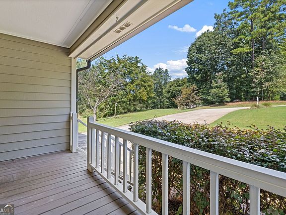 5th image of 81 Shefield Pl