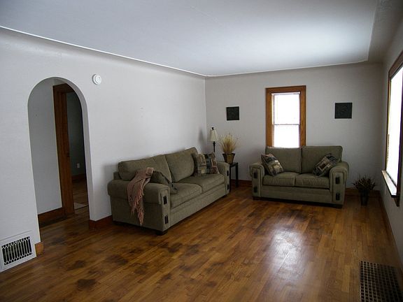 2nd image of 5173 Grand River Dr NE
