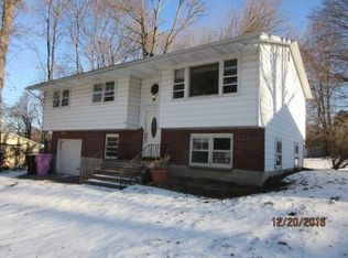 13 Amherst Ln, Wappingers Falls, NY 12590