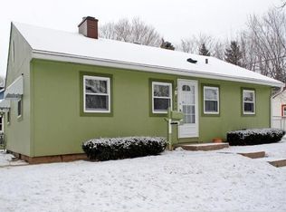 2014 Polaris Pl, North Saint Paul, MN 55109