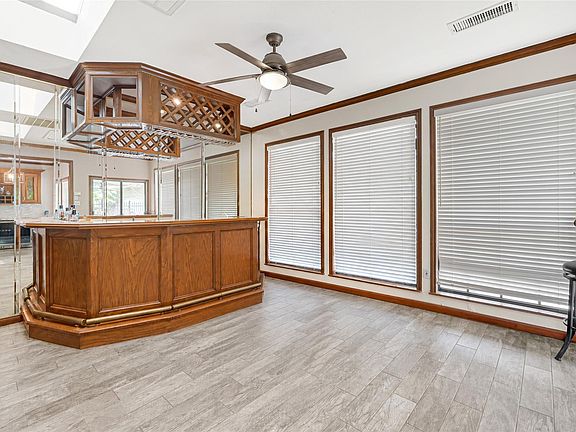 5th image of 2211 Rockhaven Dr