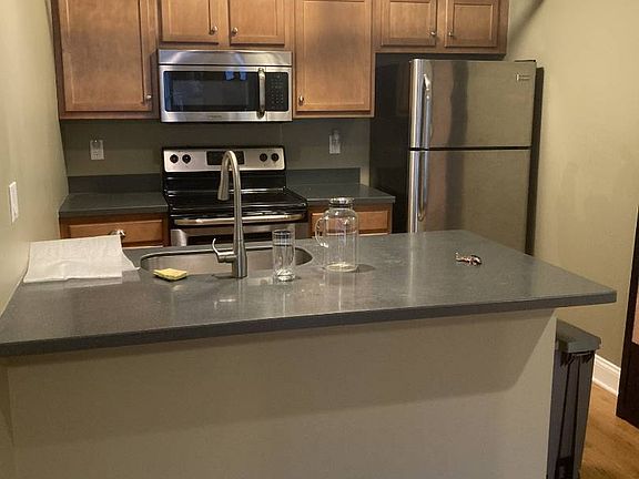 4th image of 4-6 Sheridan Ave Floor 2A-2