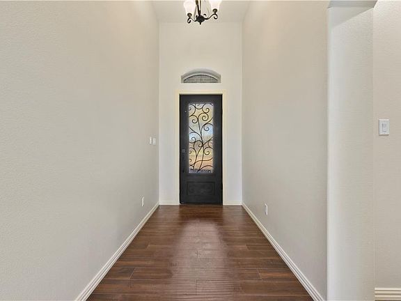 3rd image of 113 Silverwood Dr