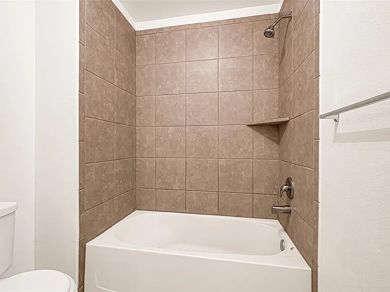 8843 Leclaire Meadow Dr — Photo 18