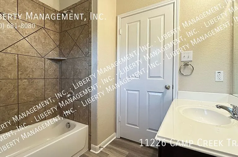 11226 Camp Creek Trl — Photo 14