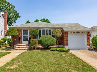 104 Lincoln Rd, Hempstead, NY 11550