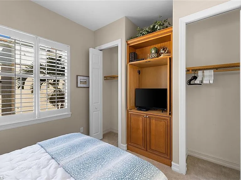 2864 Tiburon Blvd E #102 — Photo 29