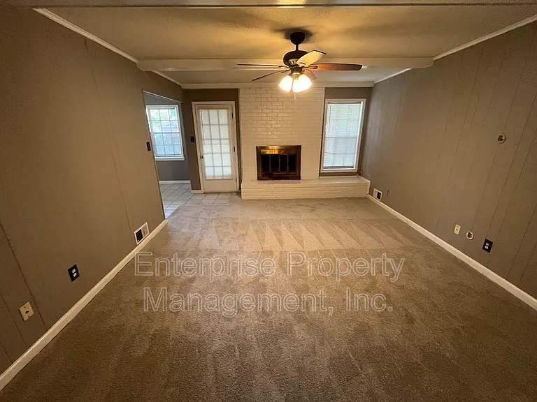 6124 Chinaberry Dr — Photo 6