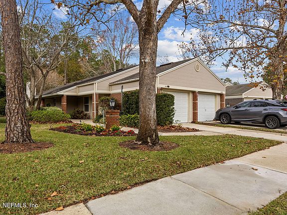 3rd image of 4512 MIDDLETON PARK Circle W