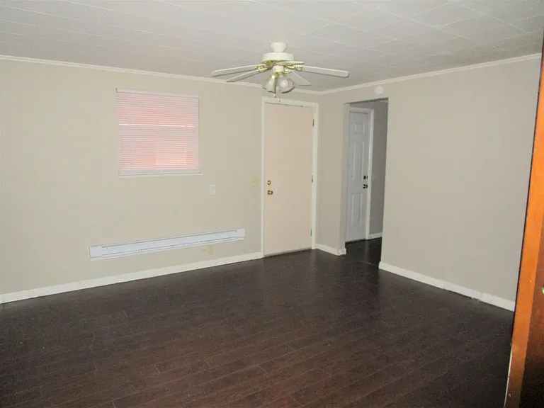 709 N Broadway St — Photo 7