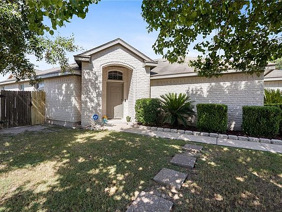 4th image of 203 Tricia Ln
