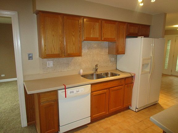 5th image of 504 Redwood Ln