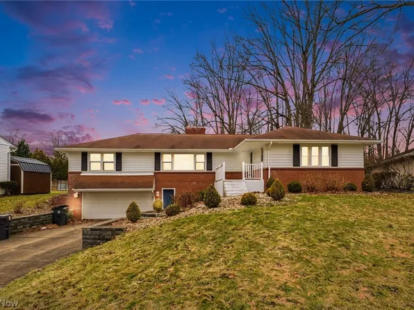 1215 Pleasant Valley Dr NE, Warren, OH 44483