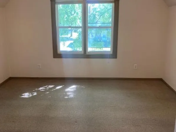 616 2nd St SW, 616 2nd St SW APT 3, Willmar, MN 56201