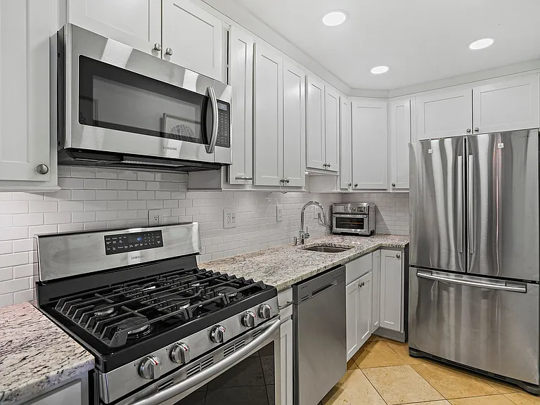 490 M St SW #W-204 — Photo 2