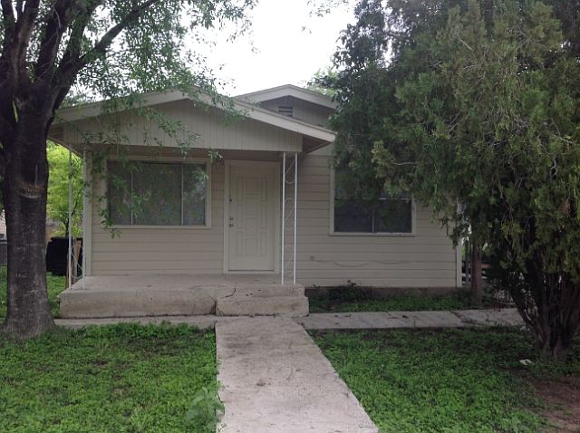 1st image of 2744 Lucille Ave