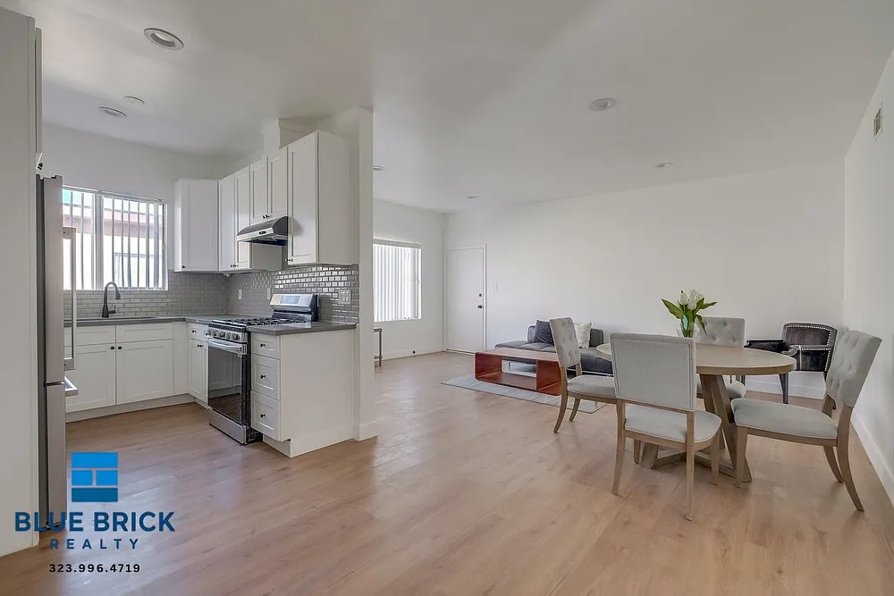 Spacious 3BD/2BA Apartment with Central AC, Parking — Photo 1