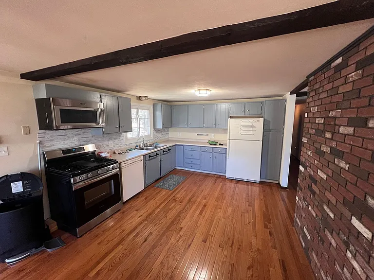 33 Meadowbrook Dr — Photo 8