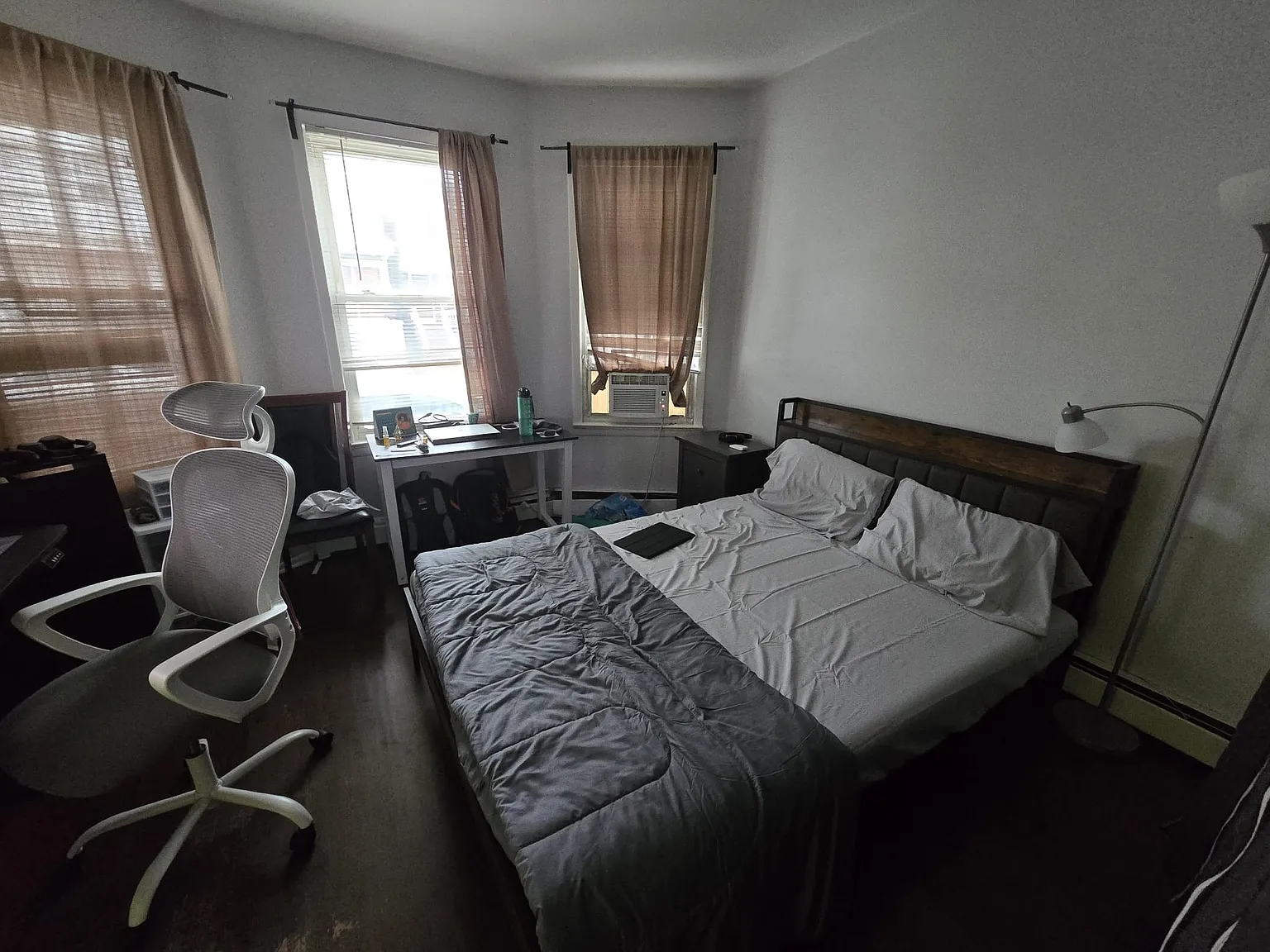 3 bed, $800 — Photo 1