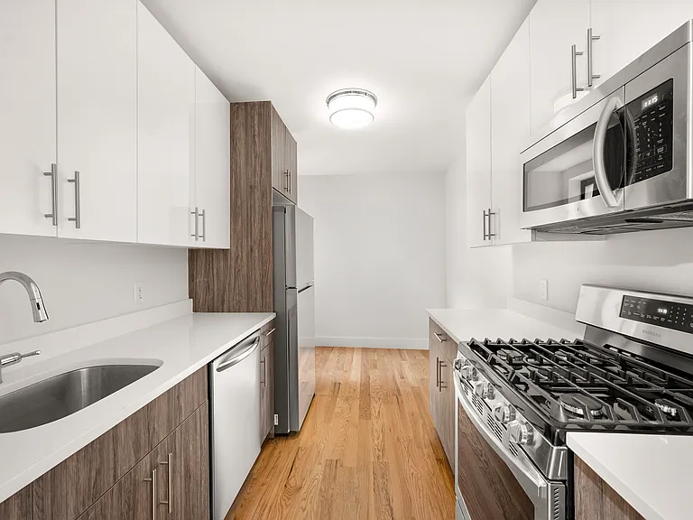 3265 Bainbridge Ave #B12 — Photo 2