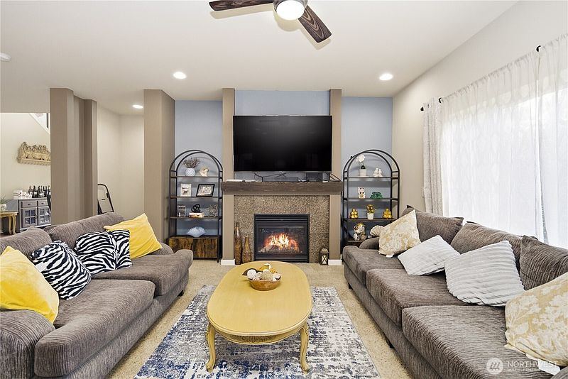 4th image of 6404 Stuart Place SE
