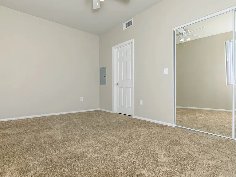 Renovated 1b1 683 SQFT 1 Bed 1 Bath