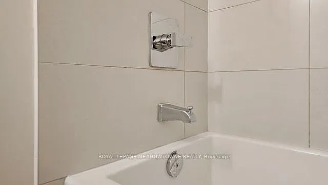 9085 Jane St #208 — Photo 23
