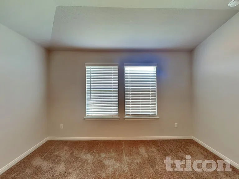 5504 Shasta Pl — Photo 9