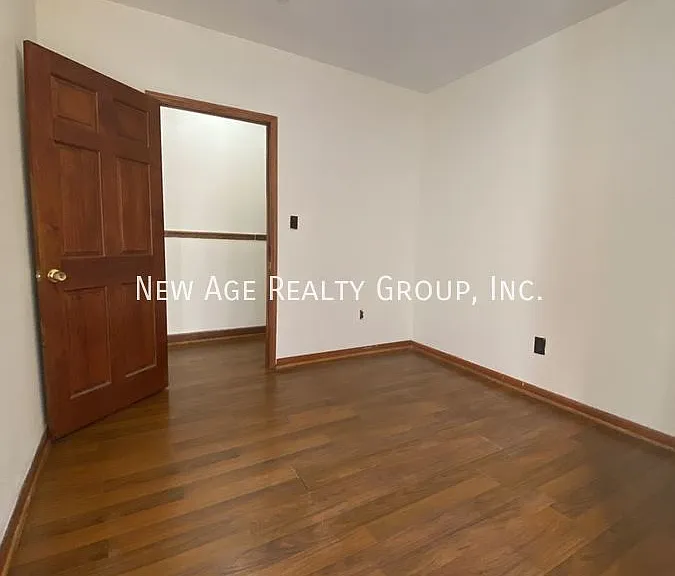 5026 Walnut St #3 — Photo 22