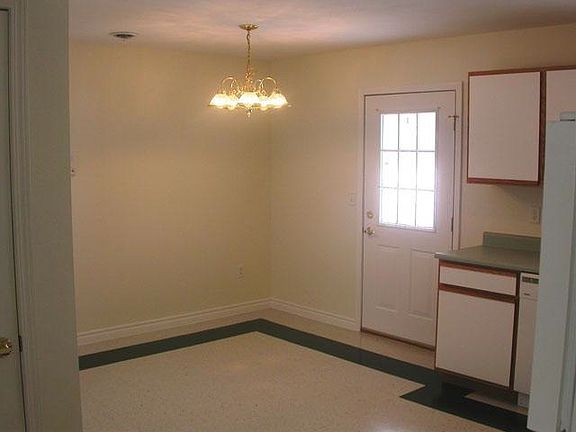 Dining - Eat In Kitchen